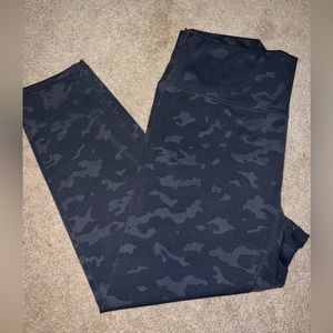 Zyia midnight camo light & tight 7/8 leggings